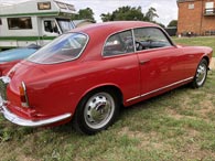 Two-door coupé, side view