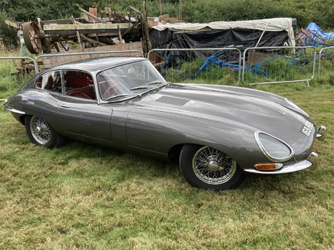 Jaguar E-type 1961 (Silver Gray)