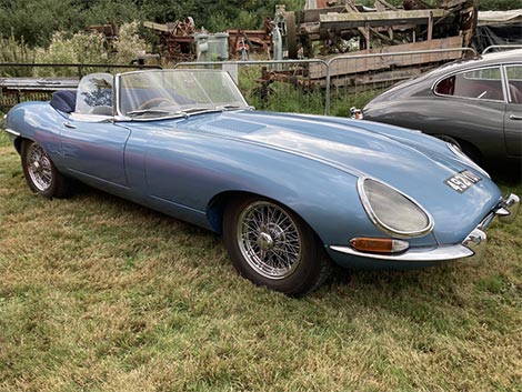 Jaguar E-type roadster (Silver Blue) 1963