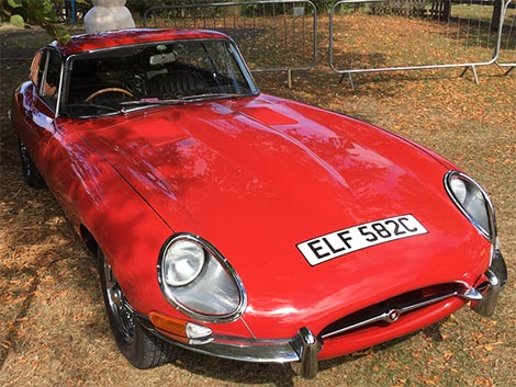 Jaguar E-type 1965 (Carmen Red)