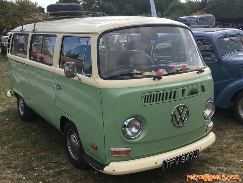 1971 Volkswagen T2 transporter bus