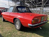 The stylish kamm-tail of the series 2 Alfa Romeo Spider 2000