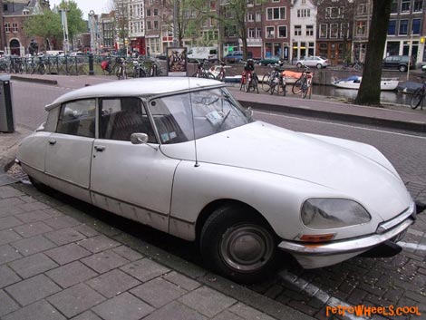 White Citroen DS Amsterdam